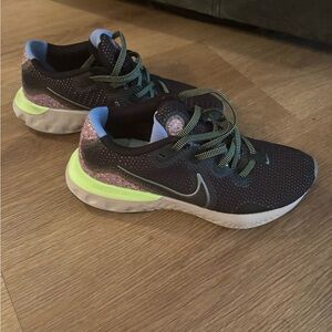 Nike Renew Running Shoes - Black, Green, & Grey - Size 6.5